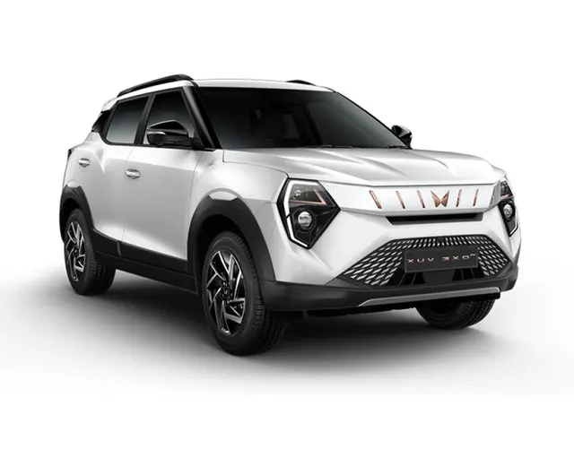 Mahindra XUV 3XO EV AX7L FH - EVEREST WHITE