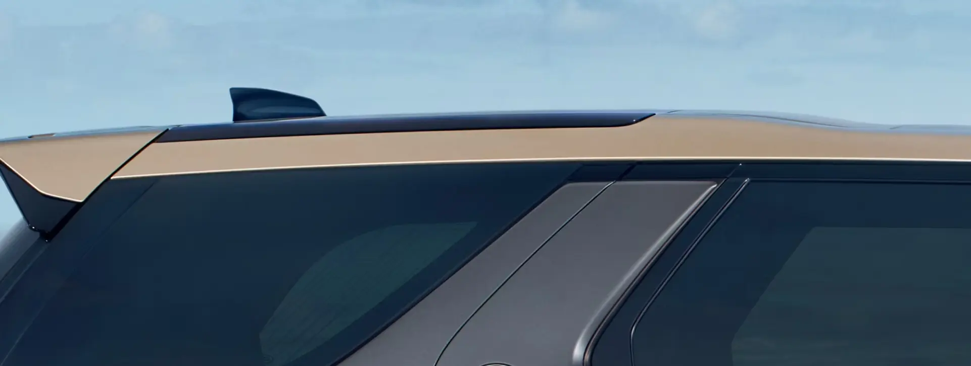 Land Rover Discovery Rear Right View