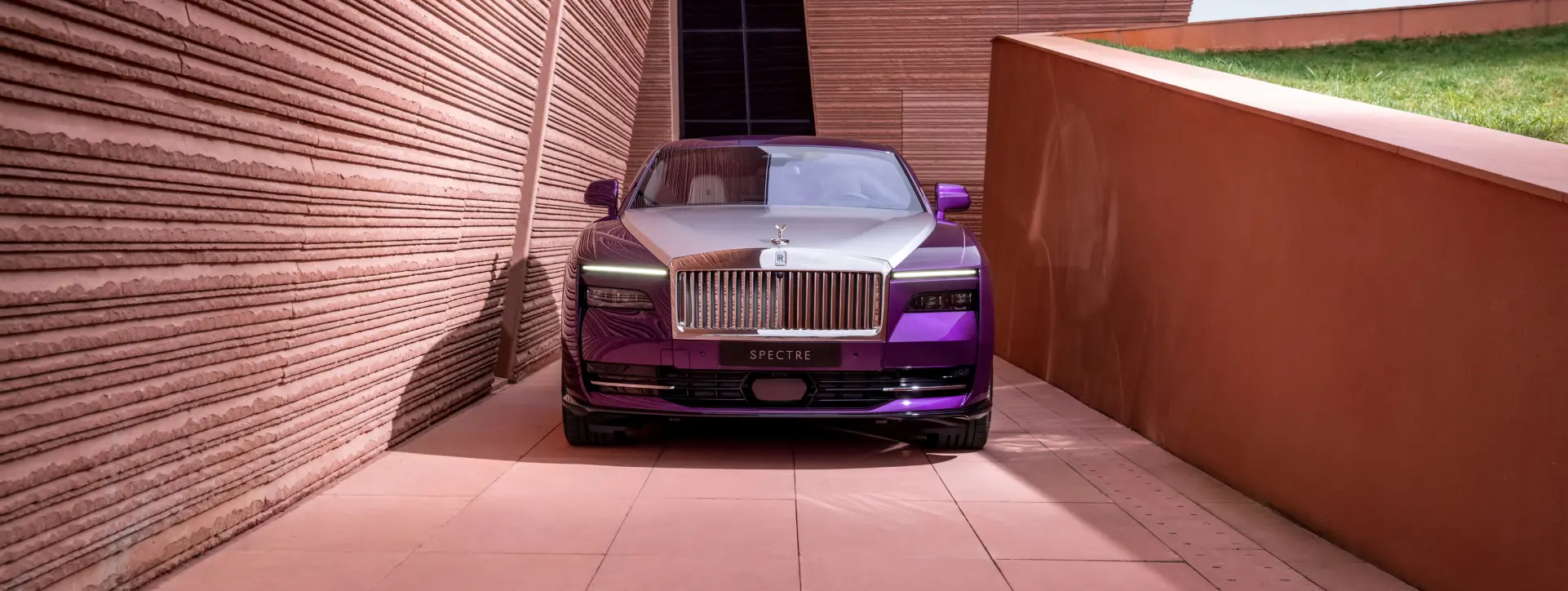Rolls Royce Spectre Front View
