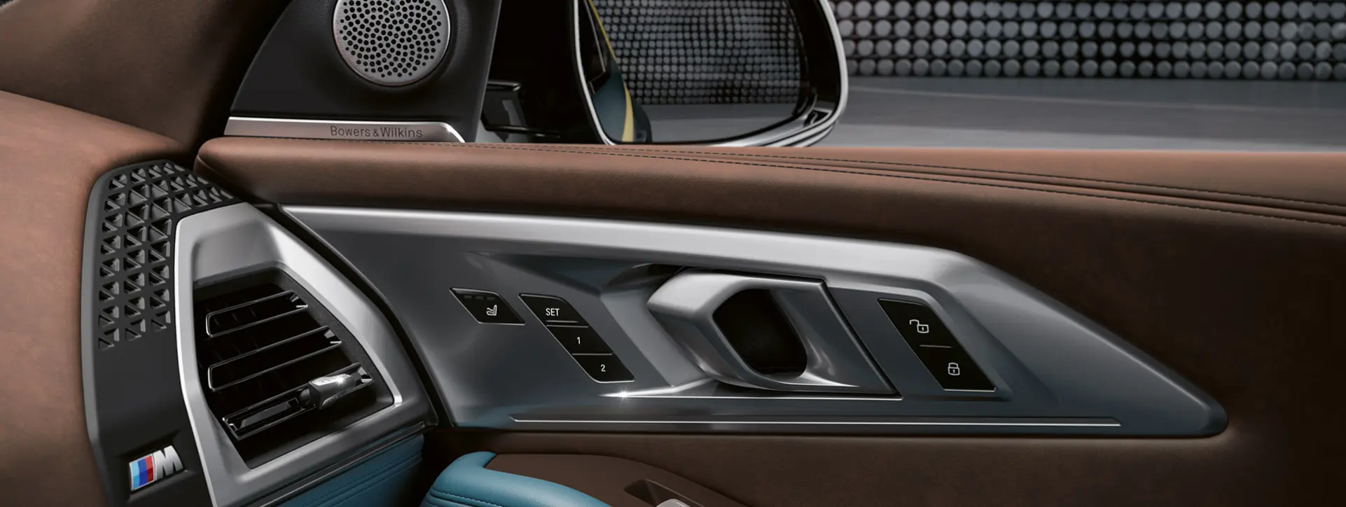 BMW XM Bowers & Wilkins Diamond surround sound system