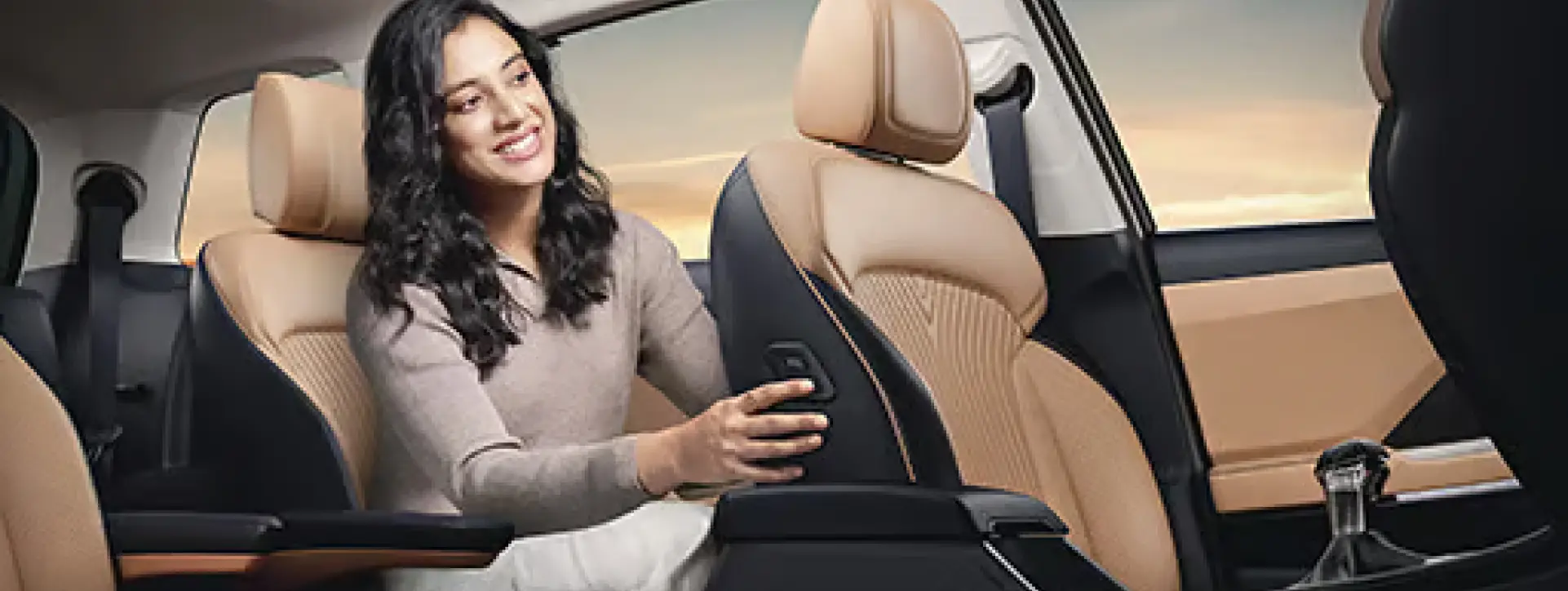 Hyundai Alcazar Dual tone noble brown and haze navy interiors