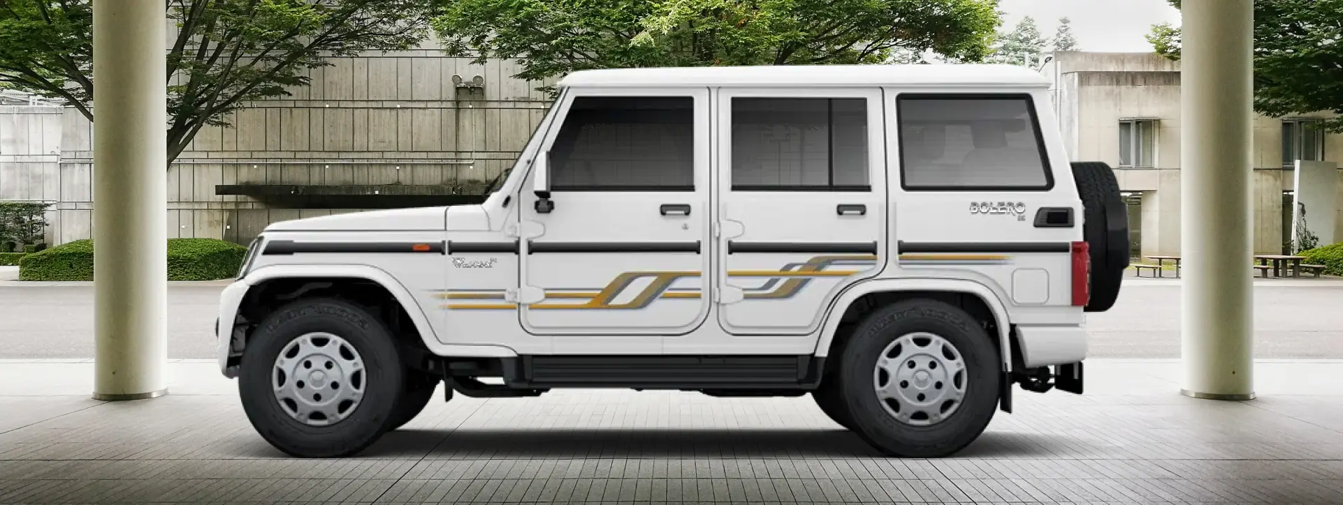 Mahindra Bolero Side View