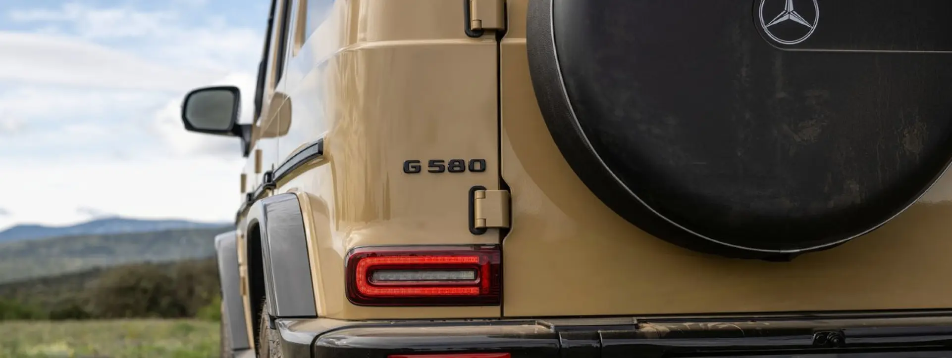 Mercedes-Benz G-Class Electric Taillight
