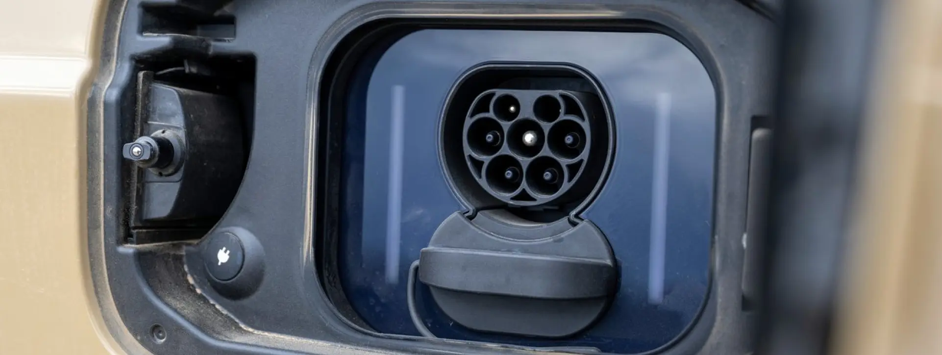 Mercedes-Benz G-Class Electric Charging Flap(Open)