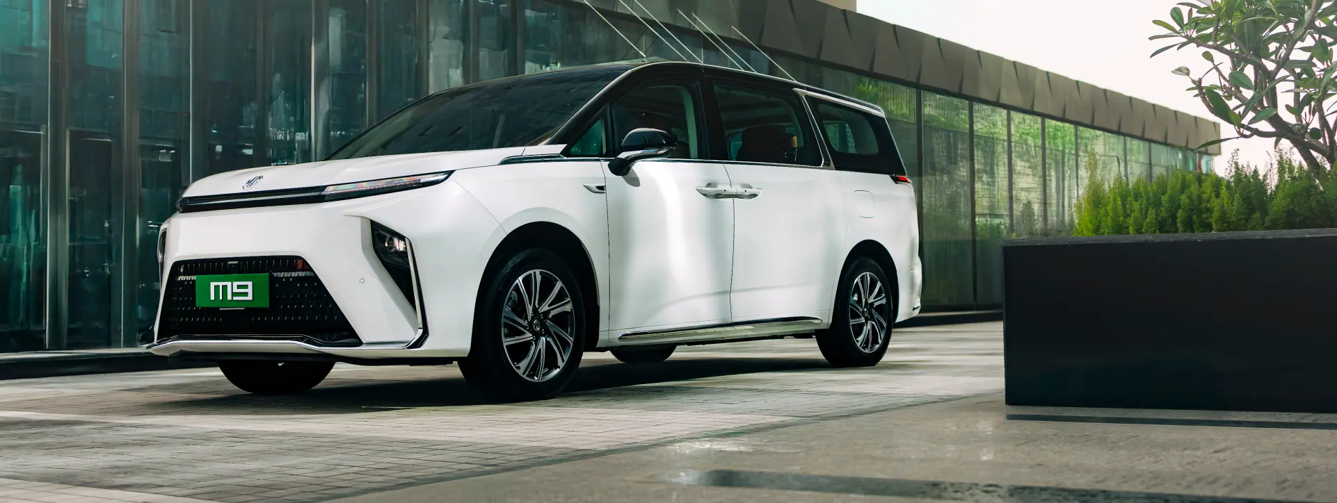 Morris Garages M9 Left Front Three Quarter