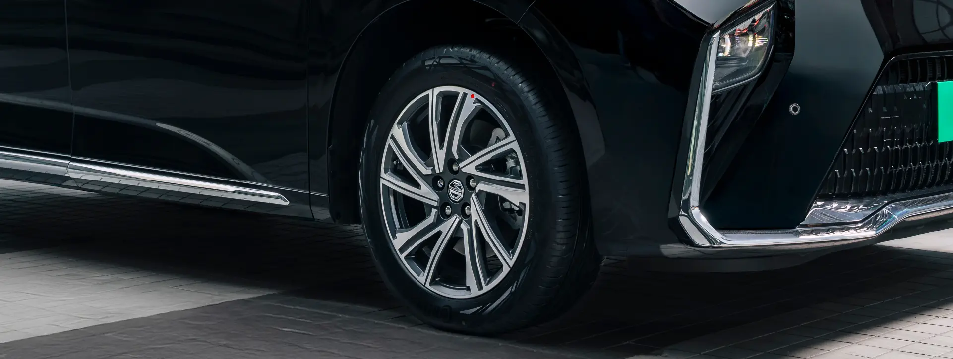 Morris Garages M9 Wheel