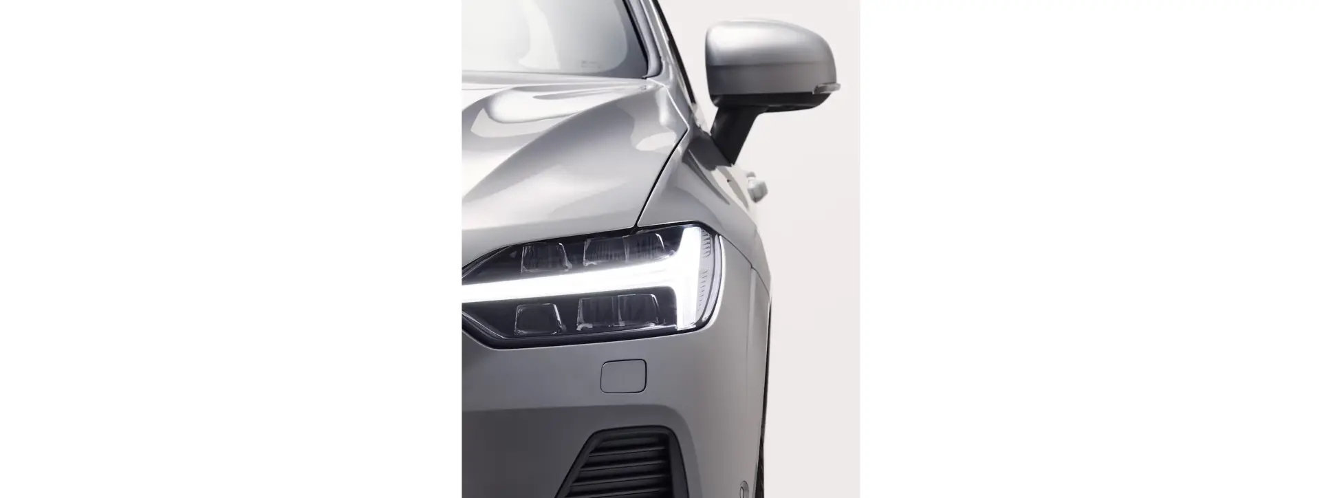 Volvo XC60 Front View