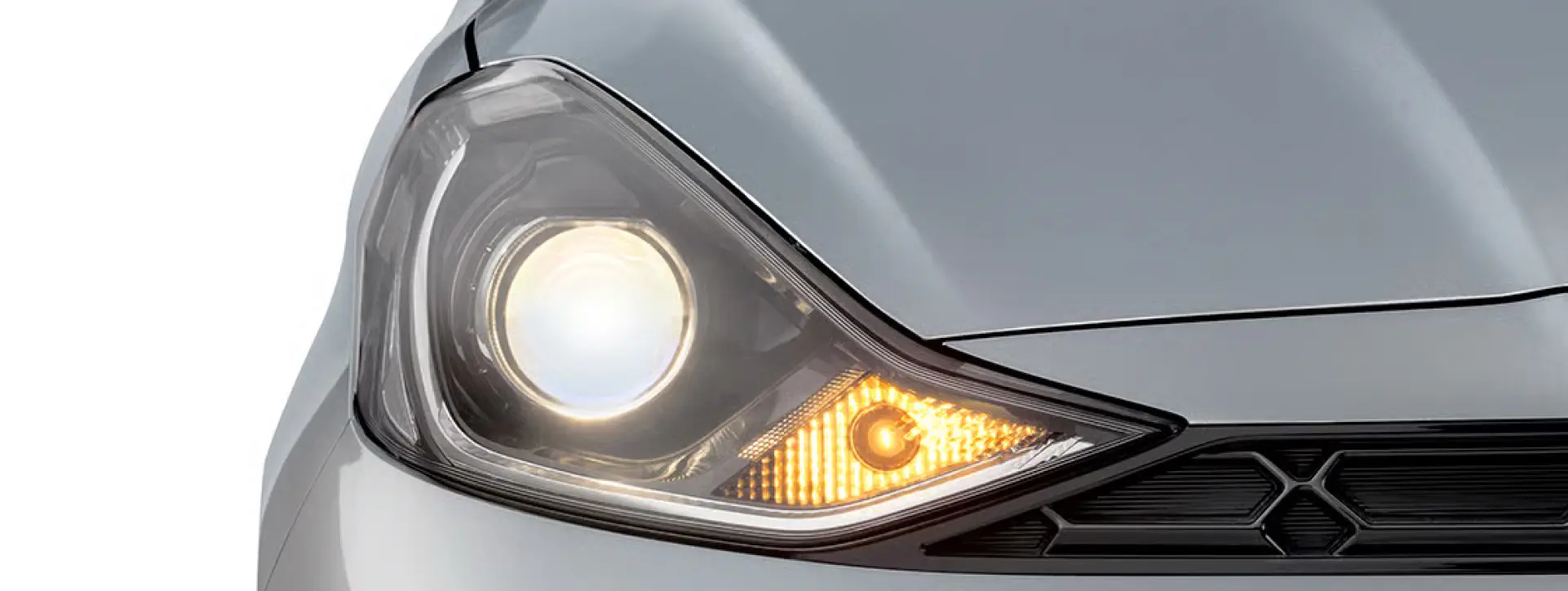 Hyundai Aura front headlamp