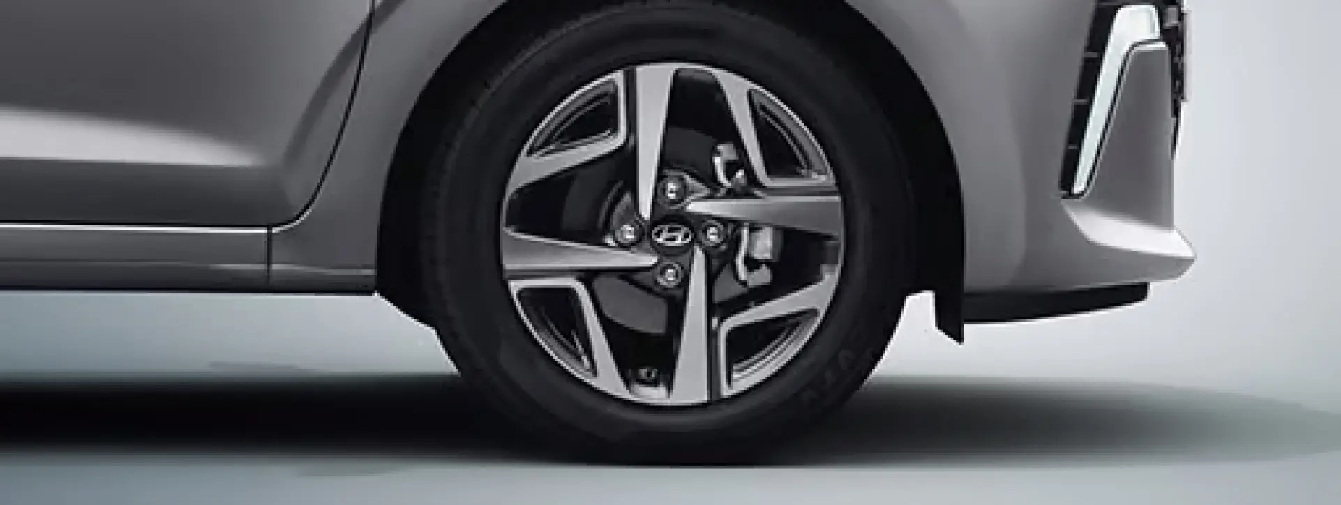 Hyundai Aura alloy wheel