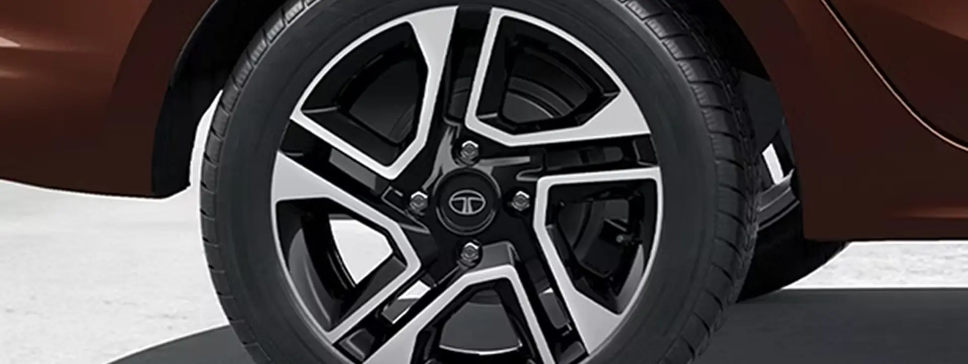 Tata Tigor R15 Dual Tone Alloy Wheels