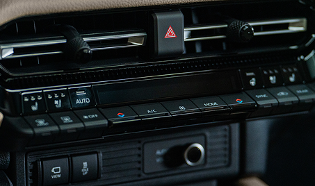 Integrated Backup Camera Display with Projected Path